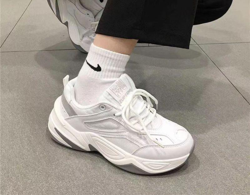 针织Polo衫的魅力，时尚与舒适并存